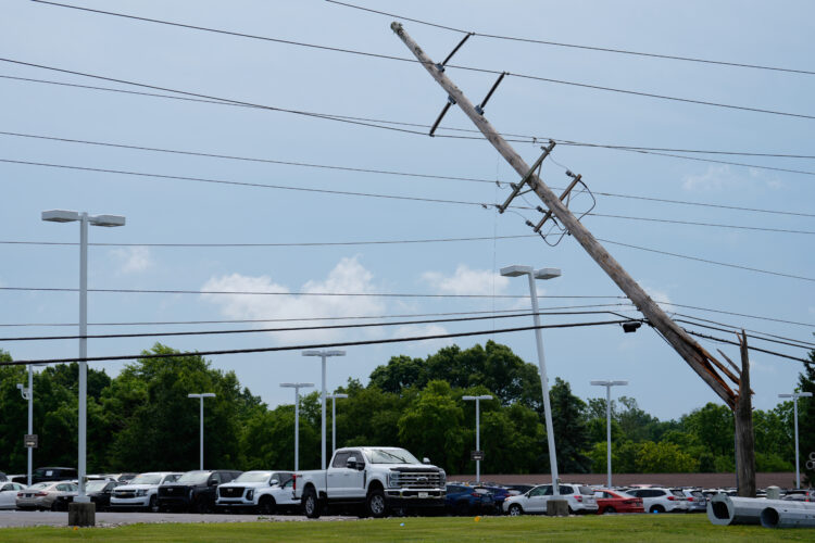 Severe weather hits areas of the Midwest